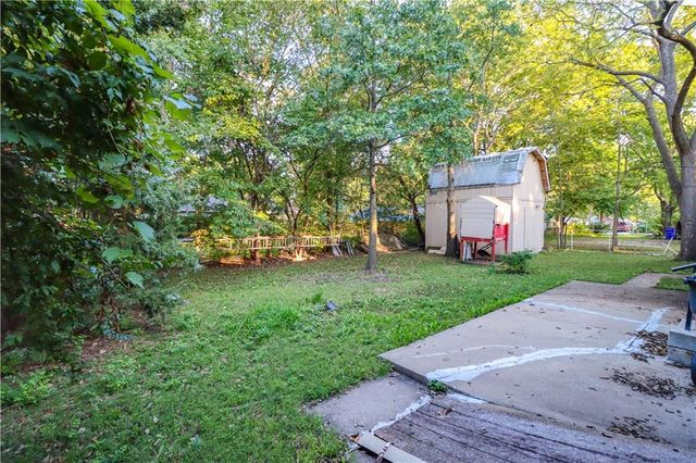 718 S Chestnut Street, Olathe, KS 66061