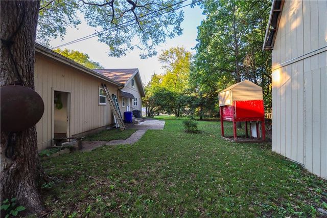 718 S Chestnut Street, Olathe, KS 66061