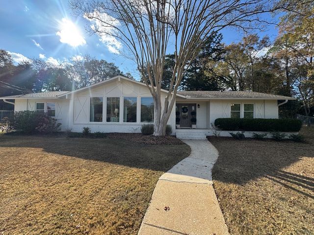 1303 Sussex, Dothan, AL 36303