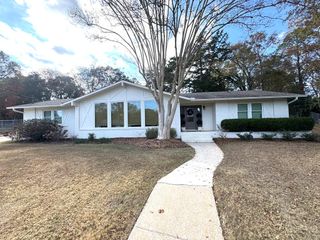 1303 Sussex, Dothan, AL 36303