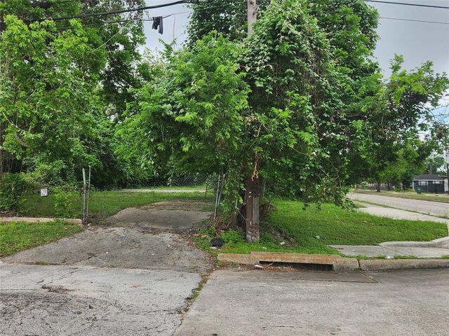 4338 Bond Street, Houston, TX 77026