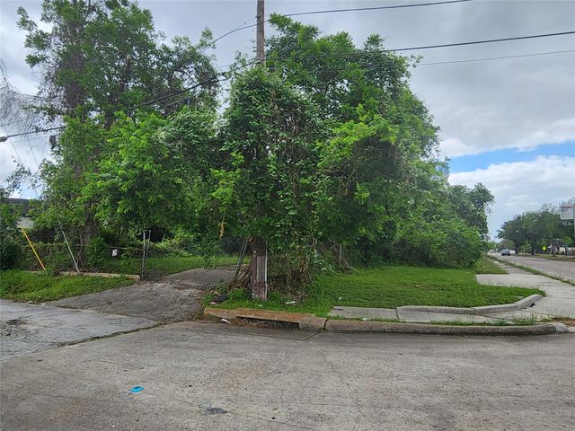 4338 Bond Street, Houston, TX 77026