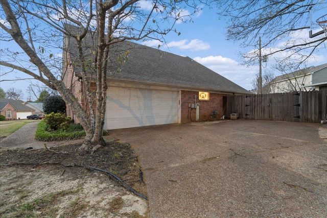 7646 DEXTER RUN CIR, Memphis, TN 38016