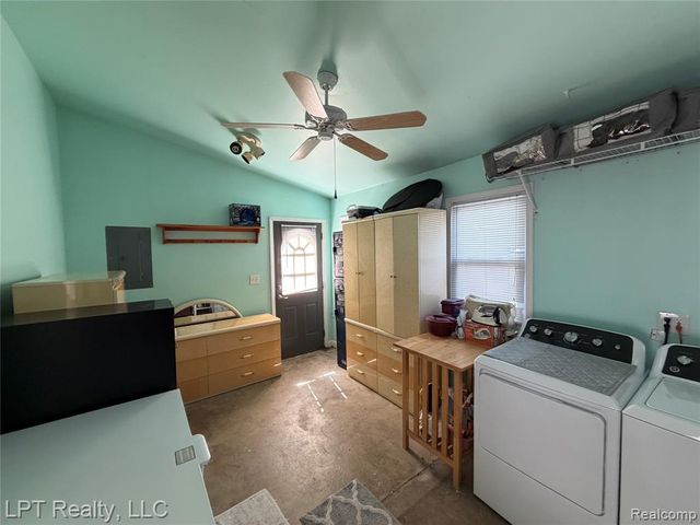 16301 Kennebec Street, Southgate, MI 48195