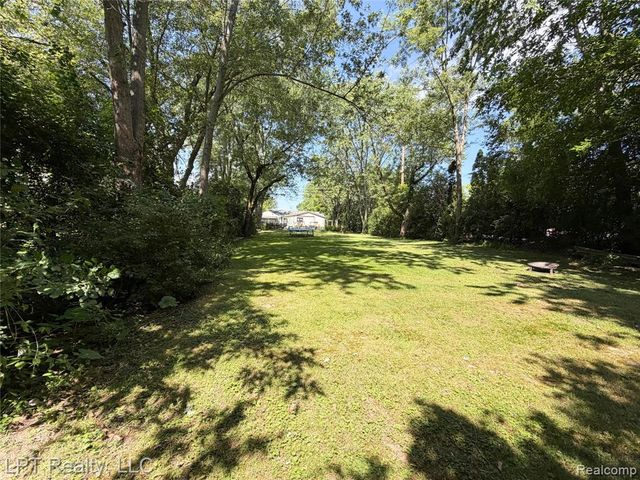 16301 Kennebec Street, Southgate, MI 48195