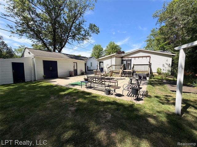 16301 Kennebec Street, Southgate, MI 48195