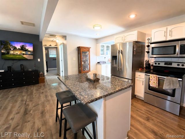 16301 Kennebec Street, Southgate, MI 48195