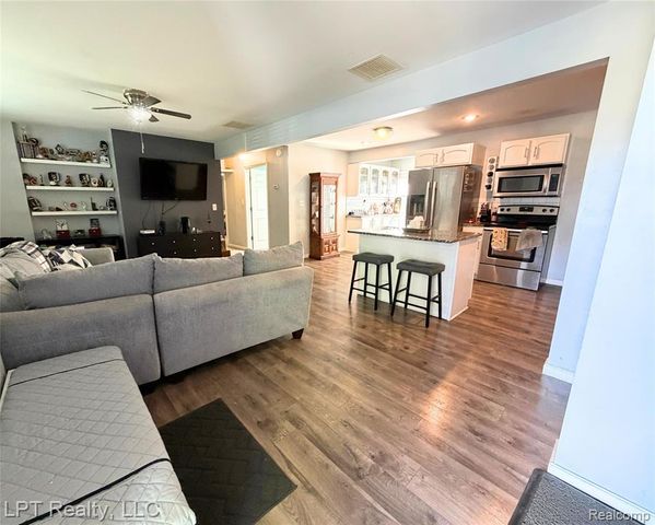 16301 Kennebec Street, Southgate, MI 48195