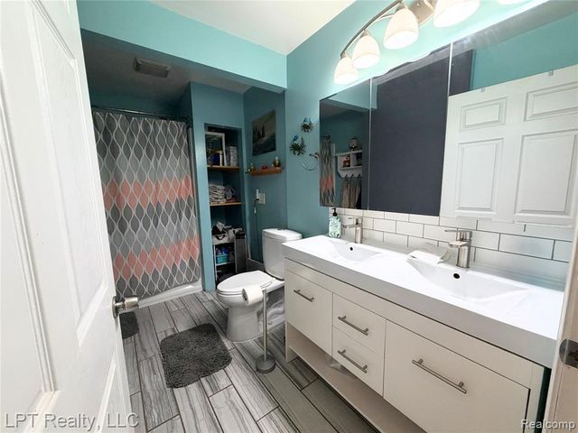16301 Kennebec Street, Southgate, MI 48195