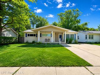 16301 Kennebec Street, Southgate, MI 48195