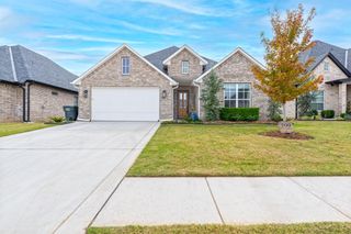200 Pont Neuf Court, Edmond, OK 73034