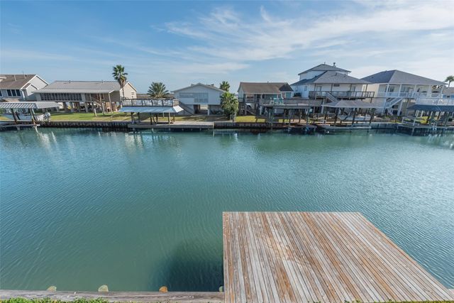 1216 Sailfish Street, Bayou Vista, TX 77563