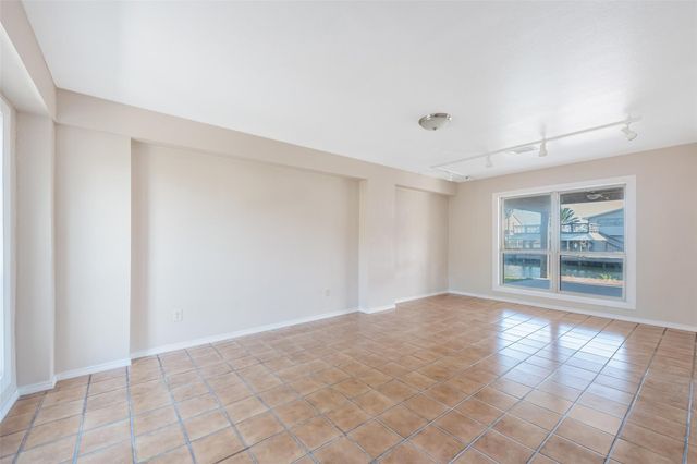 1216 Sailfish Street, Bayou Vista, TX 77563