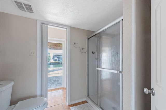 1216 Sailfish Street, Bayou Vista, TX 77563