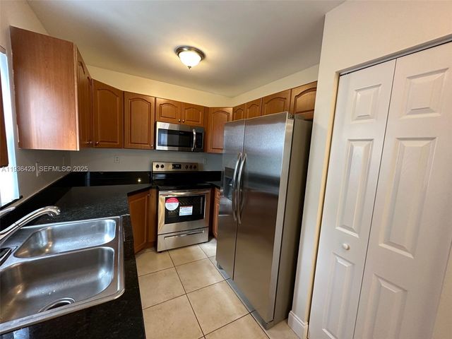 214 NW 14th Ave 0, Fort Lauderdale, FL 33311