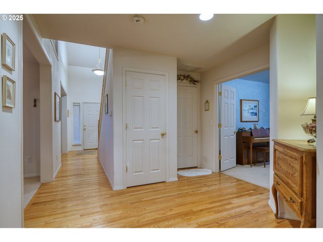 34583 GLACIER Ave, St Helens, OR 97051