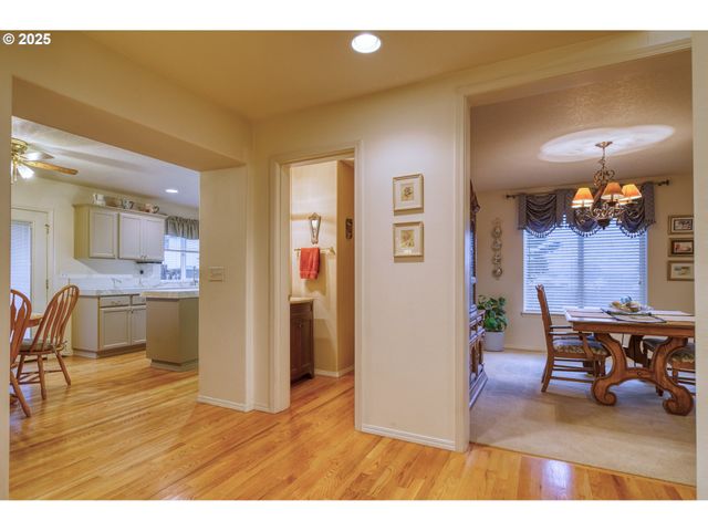 34583 GLACIER Ave, St Helens, OR 97051