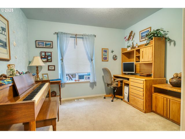 34583 GLACIER Ave, St Helens, OR 97051