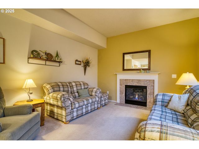 34583 GLACIER Ave, St Helens, OR 97051