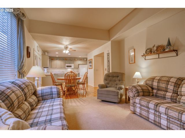 34583 GLACIER Ave, St Helens, OR 97051