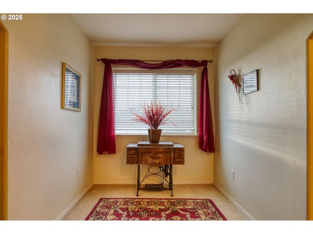 34583 GLACIER Ave, St Helens, OR 97051