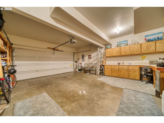 34583 GLACIER Ave, St Helens, OR 97051