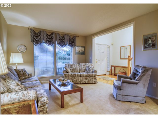 34583 GLACIER Ave, St Helens, OR 97051