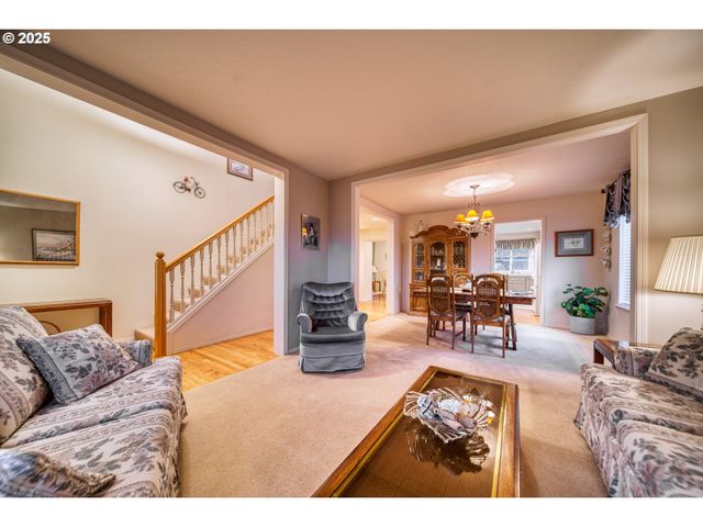 34583 GLACIER Ave, St Helens, OR 97051