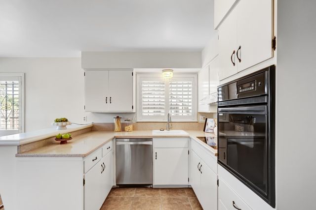 5021 North Pkwy, Sacramento, CA 95823
