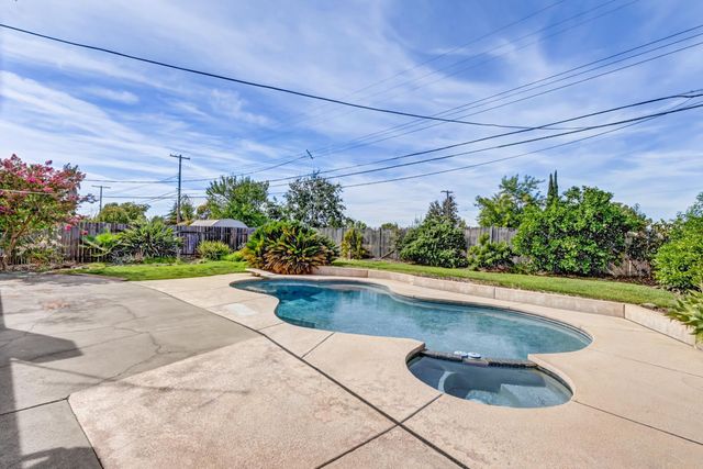 5021 North Pkwy, Sacramento, CA 95823