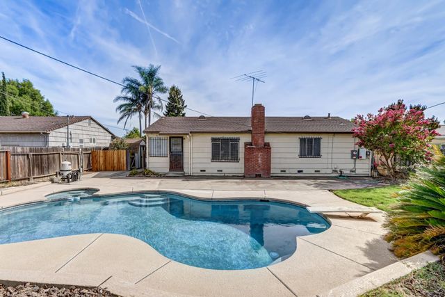 5021 North Pkwy, Sacramento, CA 95823