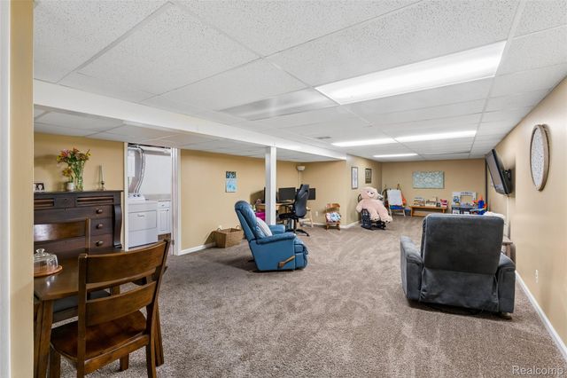 30110 Fink Avenue, Farmington Hills, MI 48336