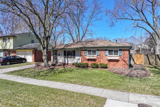 30110 Fink Avenue, Farmington Hills, MI 48336