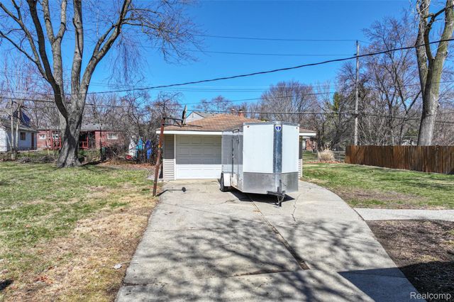 30110 Fink Avenue, Farmington Hills, MI 48336