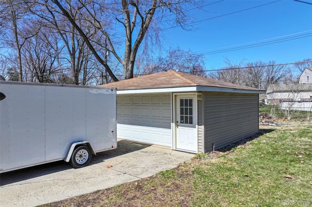 30110 Fink Avenue, Farmington Hills, MI 48336