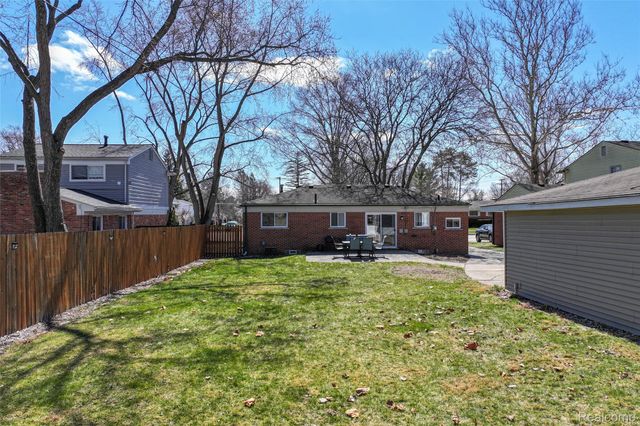 30110 Fink Avenue, Farmington Hills, MI 48336