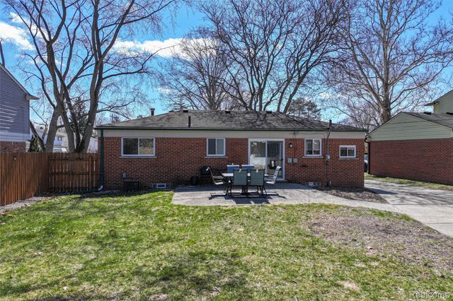 30110 Fink Avenue, Farmington Hills, MI 48336