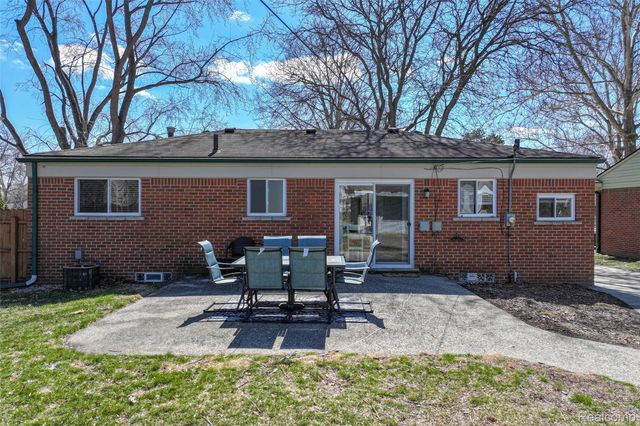 30110 Fink Avenue, Farmington Hills, MI 48336