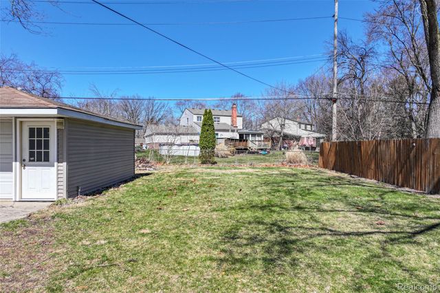 30110 Fink Avenue, Farmington Hills, MI 48336