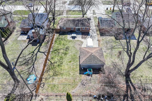 30110 Fink Avenue, Farmington Hills, MI 48336