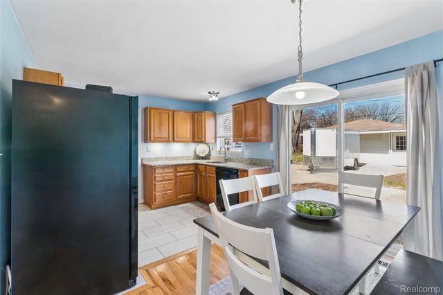 30110 Fink Avenue, Farmington Hills, MI 48336