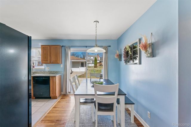 30110 Fink Avenue, Farmington Hills, MI 48336