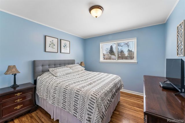 30110 Fink Avenue, Farmington Hills, MI 48336