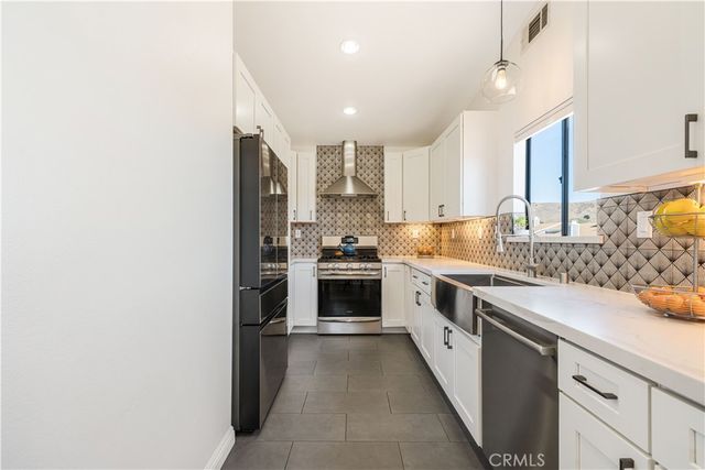 29123 Thousand Oaks Blvd C, Agoura Hills, CA 91301