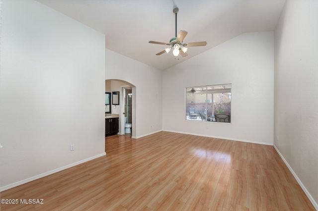 8869 N Willeta Drive, Tucson, AZ 85743