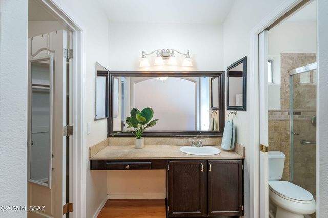 8869 N Willeta Drive, Tucson, AZ 85743