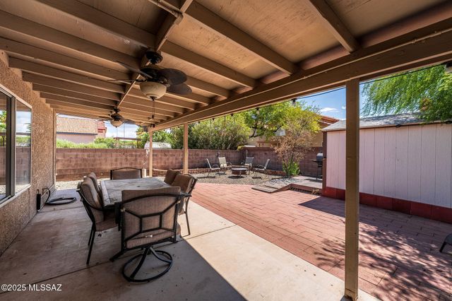 8869 N Willeta Drive, Tucson, AZ 85743