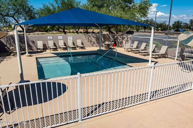 8869 N Willeta Drive, Tucson, AZ 85743