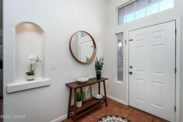 8869 N Willeta Drive, Tucson, AZ 85743