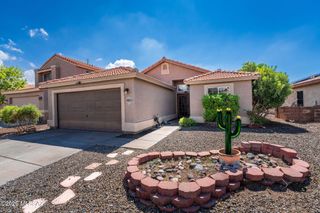 8869 N Willeta Drive, Tucson, AZ 85743